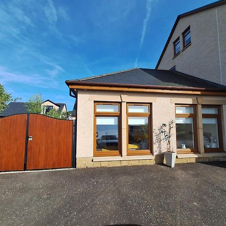 Lanarkshire Apartment- Views- Sleeps 4- Balcony Larkhall  Exterior photo